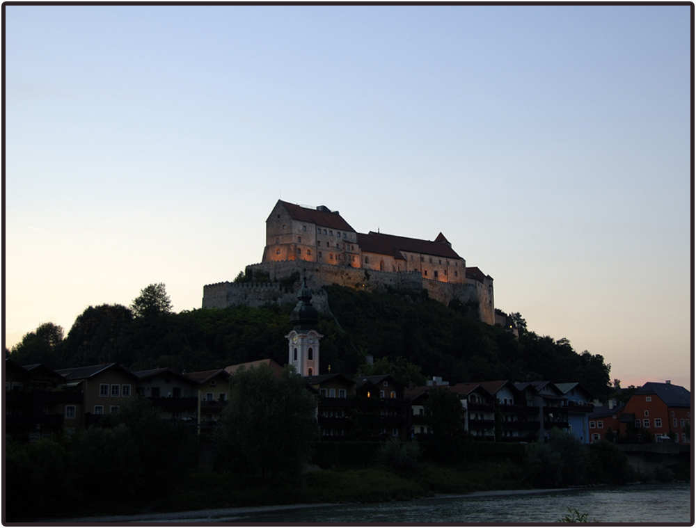 Hoch über Burghausen trohnt diese schöne Burg.