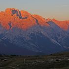 Hoch über Cortina d Ampezo thront der berühmte Monte Cristallo,...