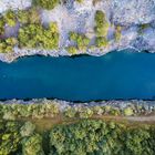 Hoch über dem Bergsee