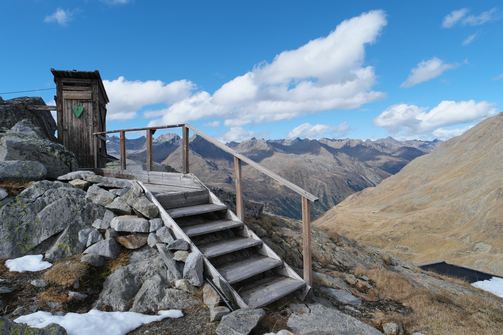 Hoch über dem Gletscher hör´ich ein Gepletscher ....