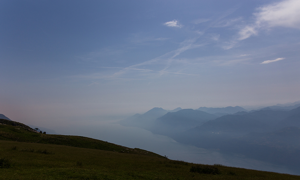 Hoch über dem See