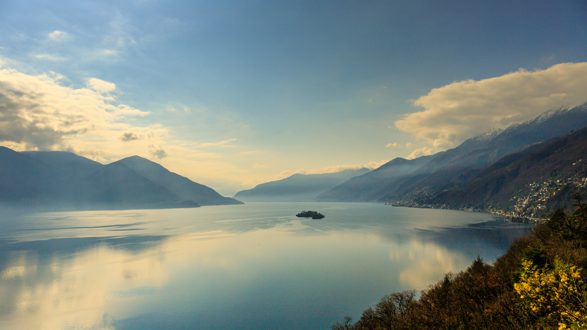 Hoch über dem See