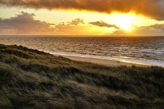 HOCH ÜBER DEM STRAND VON WENNINGSTEDT - SYLT FEBRUAR 2016