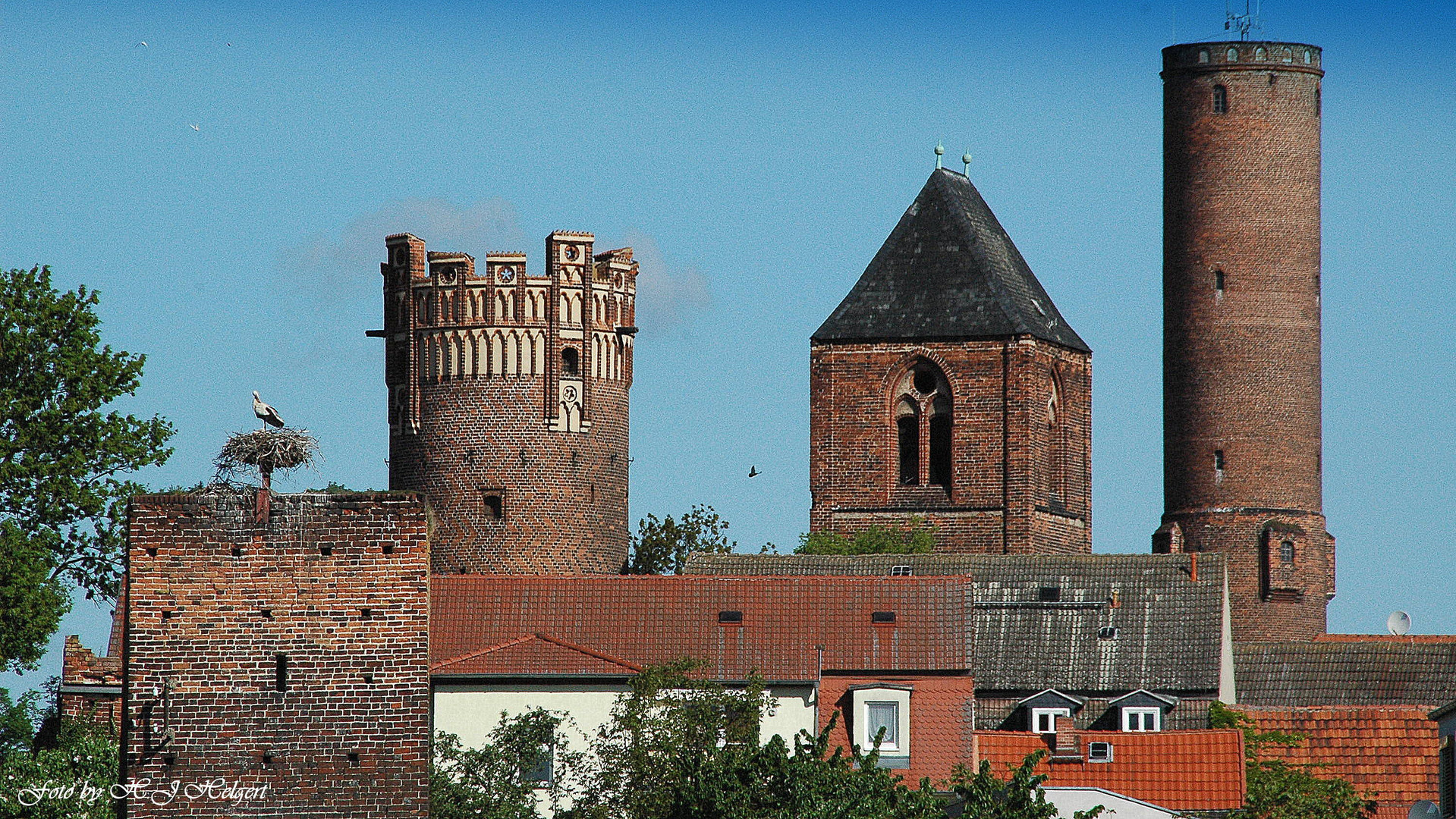 Hoch über Turm und Dächer