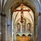 Hochaltar mit Flügelaltar und Triumphkreuz im St. Petri-Dom 