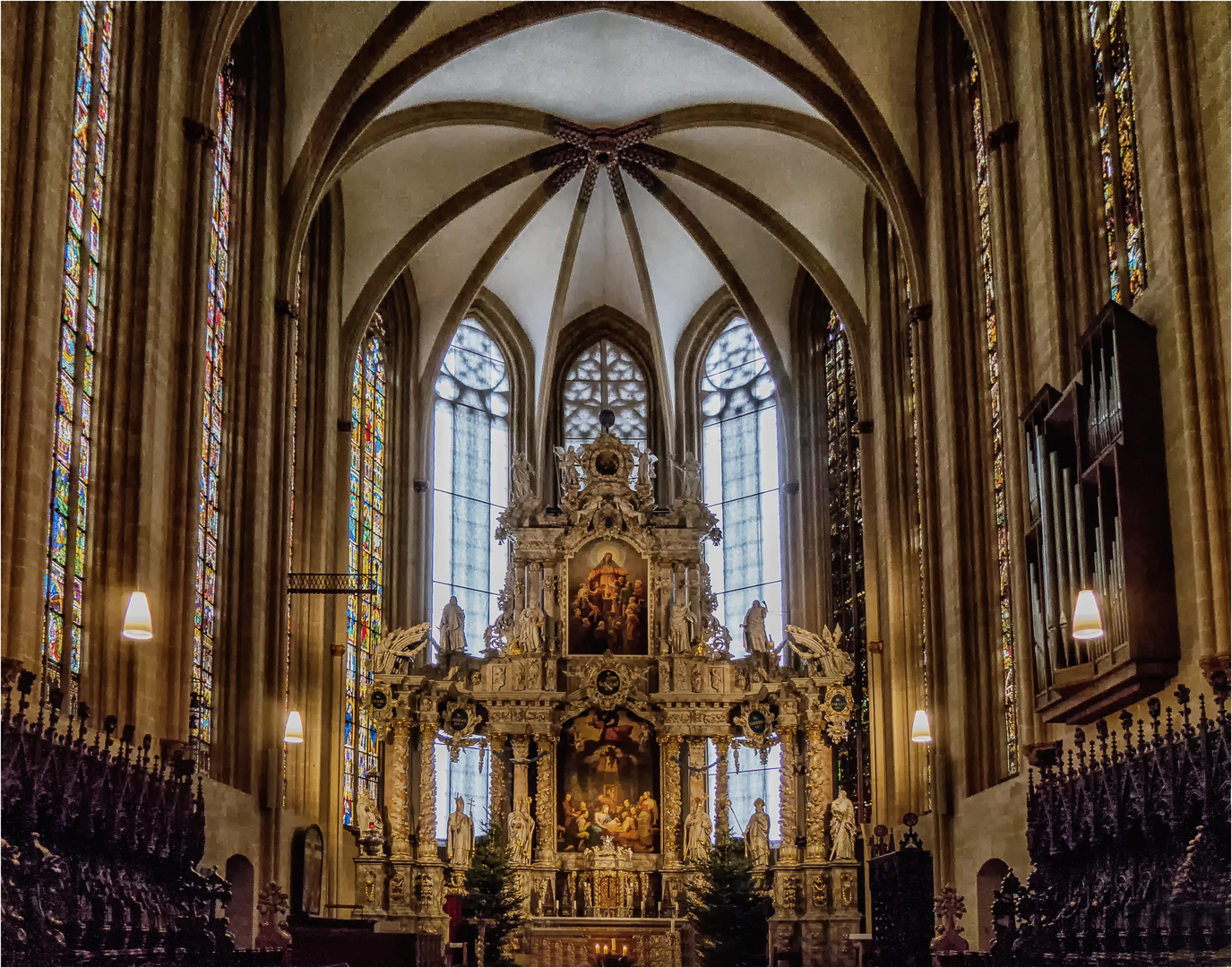 Hochaltar ... St. Marien Dom in Erfurt