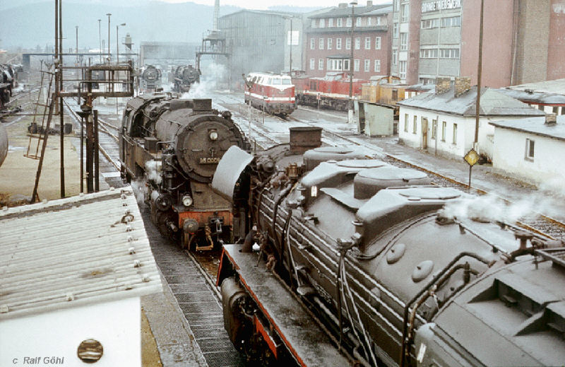 Hochbetrieb am Tage im Bw Saalfeld 1980