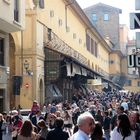 Hochbetrieb auf der Alten Brücke (Ponte Vecchio) in Florenz