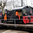 Hochbetrieb bei der Vorbereitung der Vorführung der Eisenbahnen auf der Drehscheibe