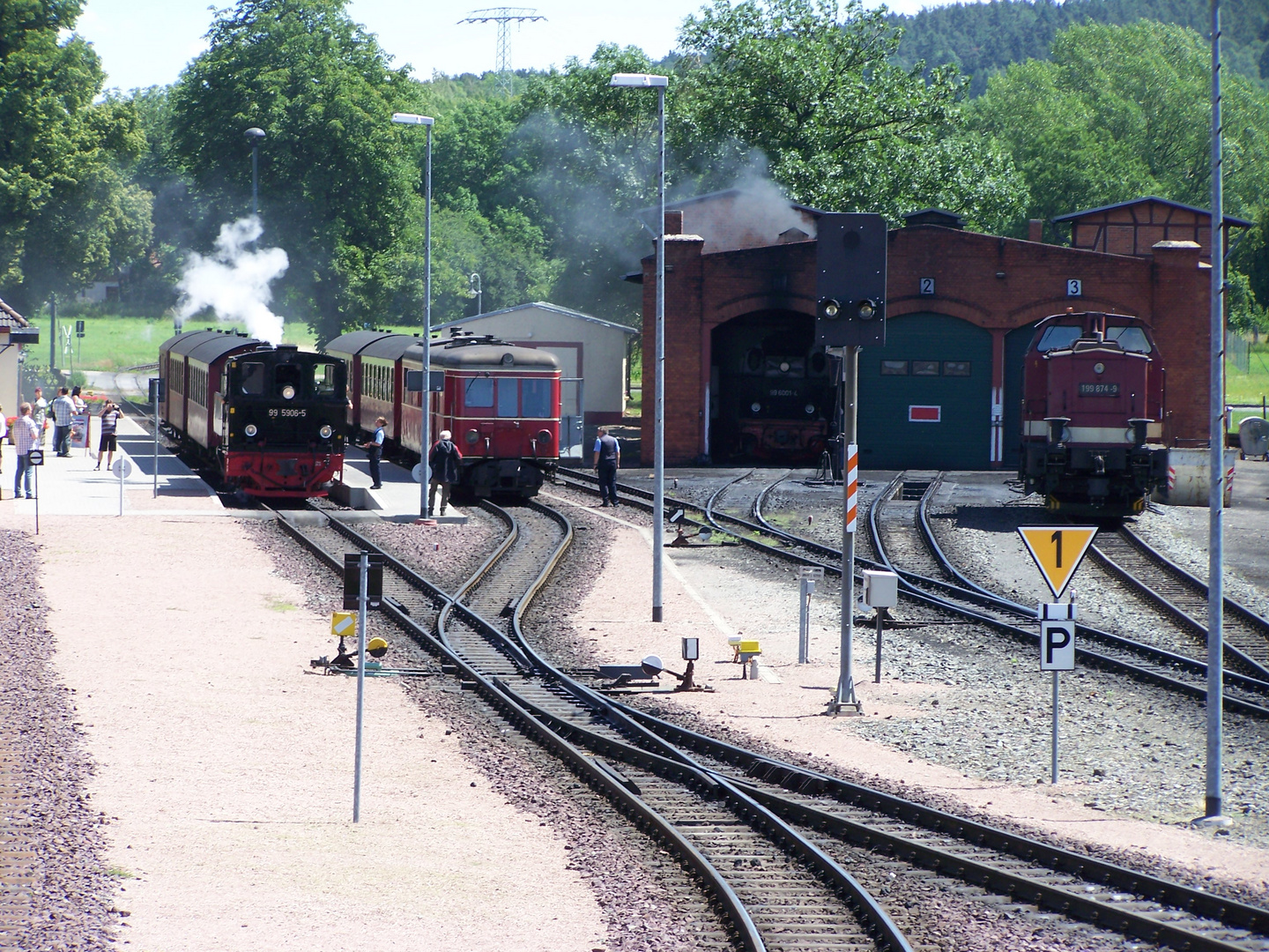 Hochbetrieb im Bahnhof Gernrode/Harz