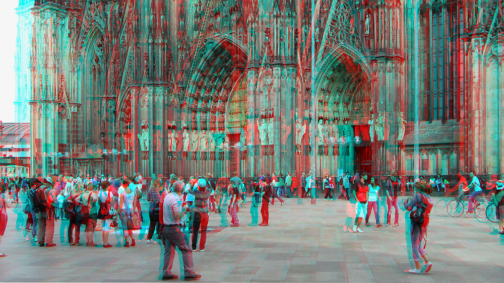 Hochbetrieb vorm Kölner Dom (3D-Bild)