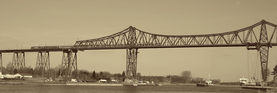 Hochbrücke von........