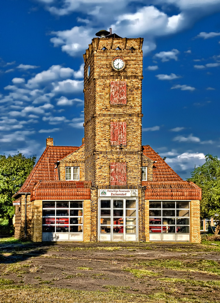 Hochburg der Schlauchdroiden.. Originalbild zur Verfügung gestellt von Marcel Brandl