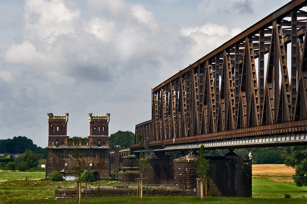 Hochfeld Eisenbahnbrücke