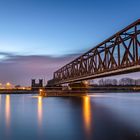 Hochfelder Eisenbahnbrücke - Blaue Stunde 