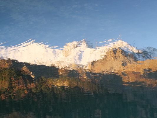 Hochgebirge mit Schnee