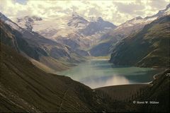 Hochgebirgsstausee in den Alpen bei Kaprun und Zell am See, Österreich