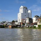 ...Hochhäuser am Mekong...