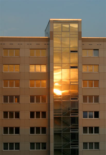 Hochhaus am Abend