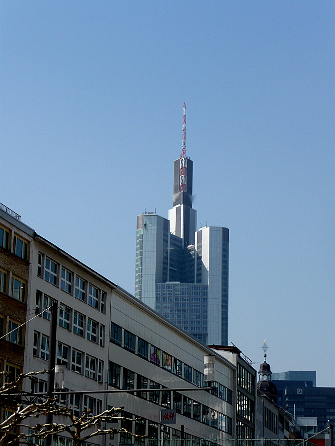 Hochhaus beim Vormittagslicht