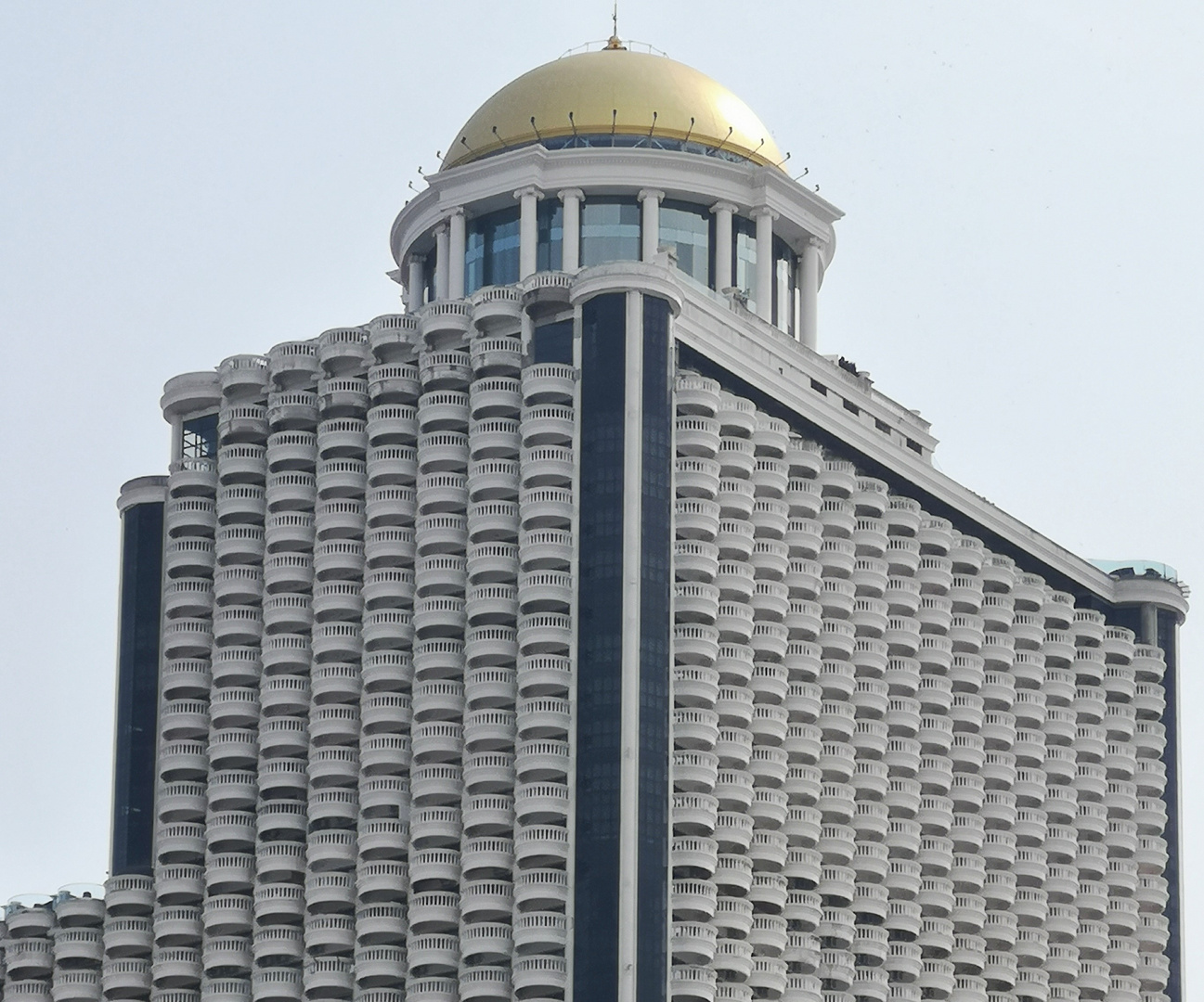 Hochhaus Kuppel Thai BKK p20-425-col-v12nb