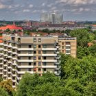 Hochhaus mit »AlsterCity« im Hintergrund