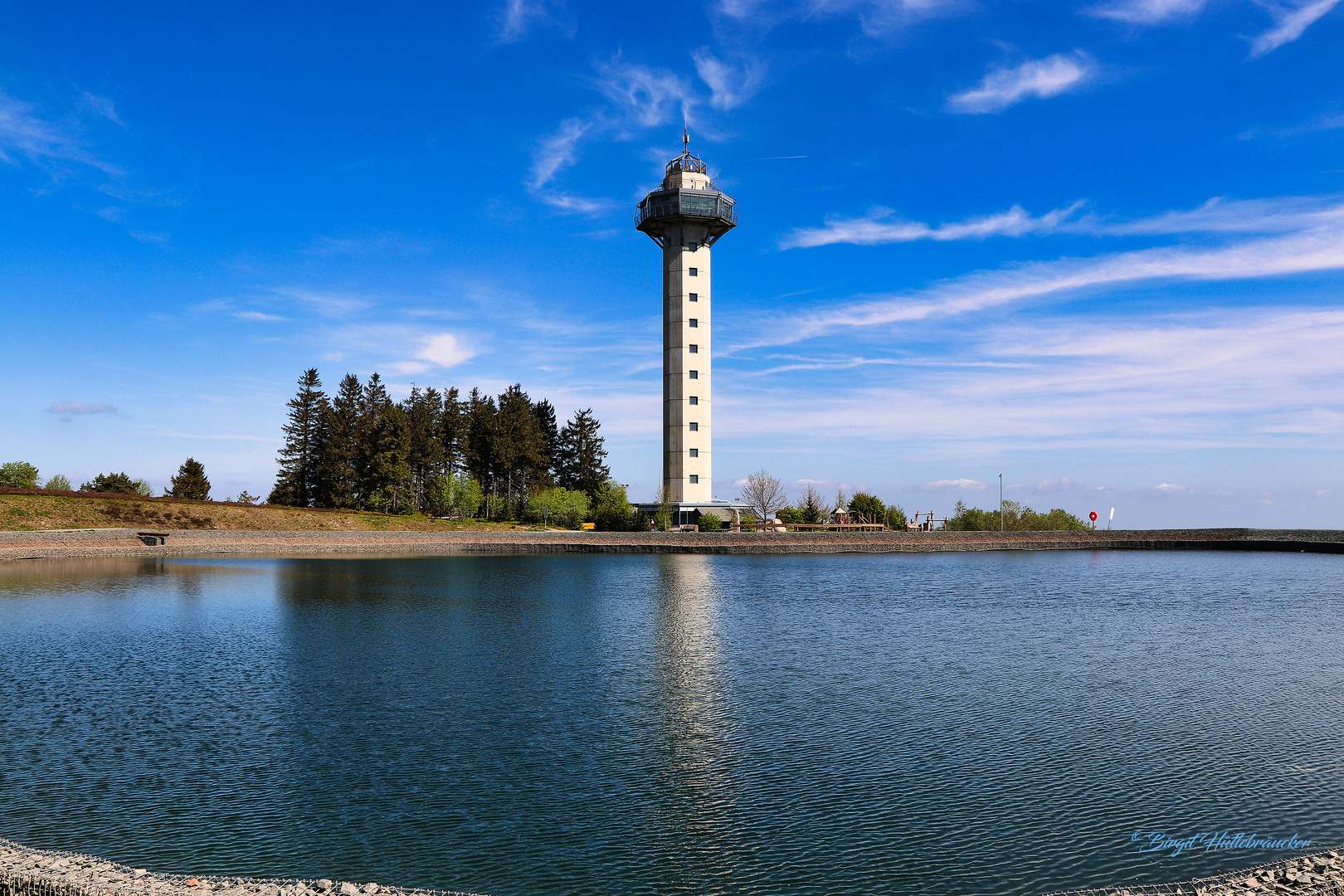 Hochheideturm und Bergsee auf dem Ettelsberg