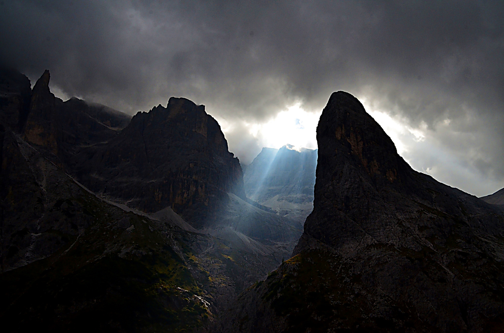 Hochleist - Die Sonne bricht durch über dem Monte Giralba di Sopra 