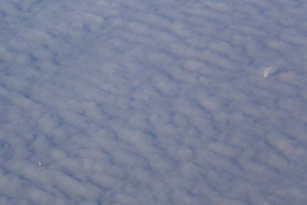 Hochnebel oder tieffliegende Wolken?