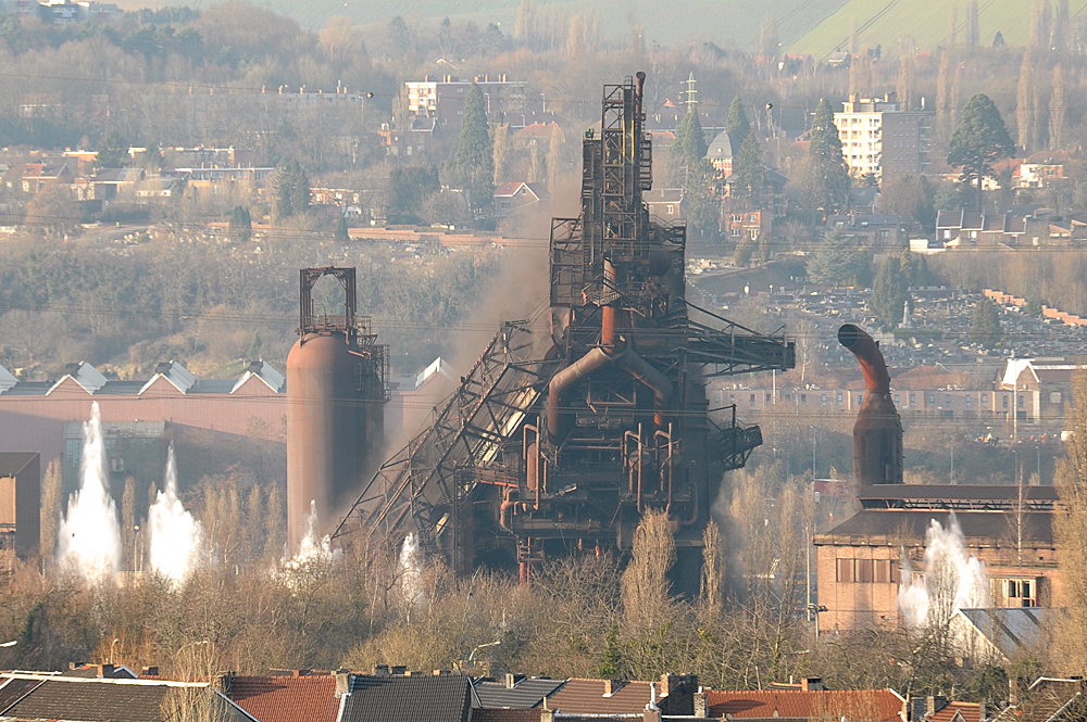 Hochofen 6 in Seraing gesprengt (B)