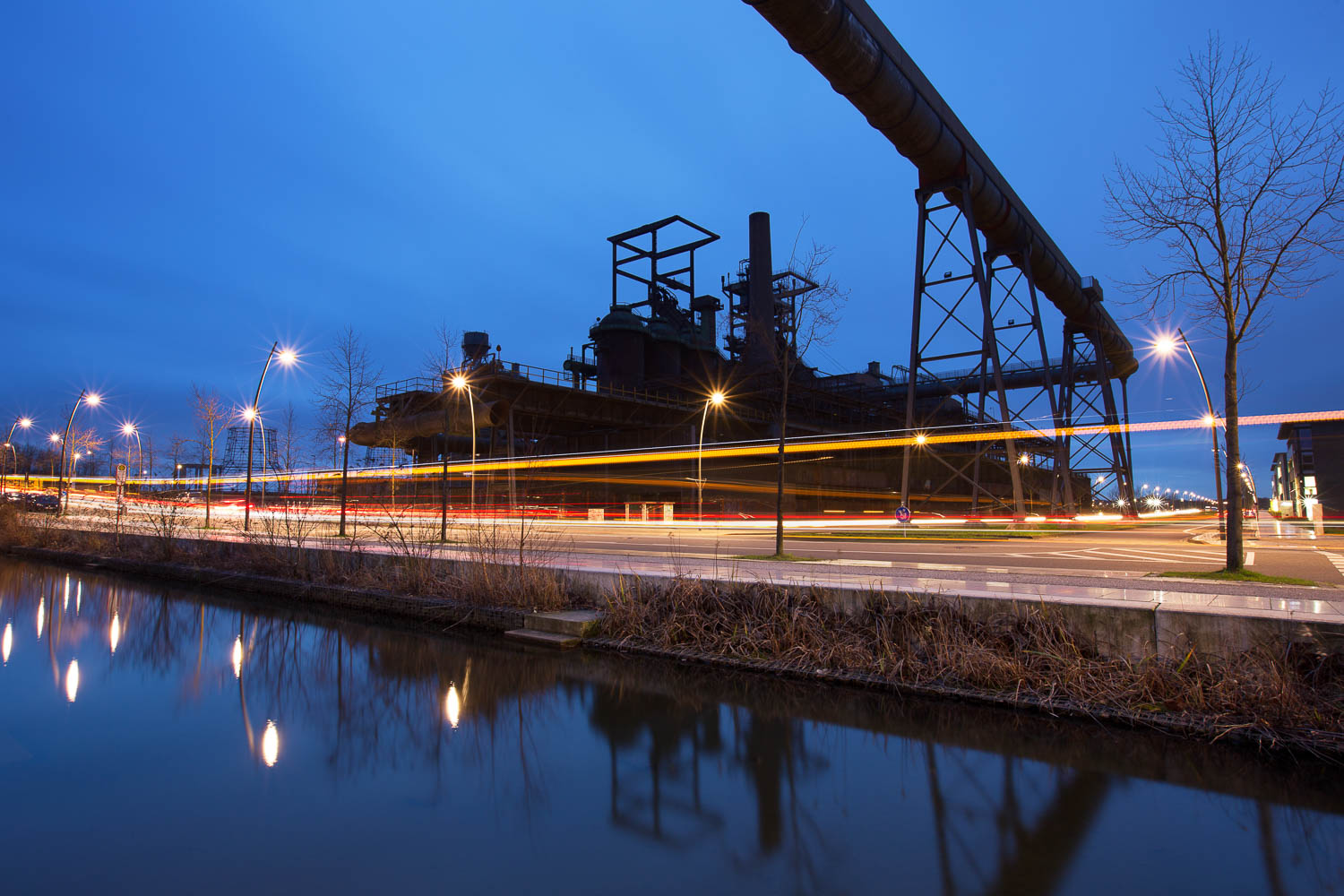 Hochofenwerk Phoenix West zur blauen Stunde