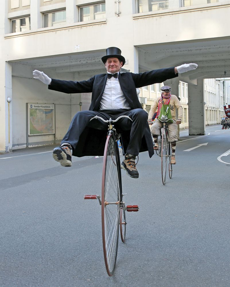 2.092 Fahrradträger Bilder und Fotos - Getty Images