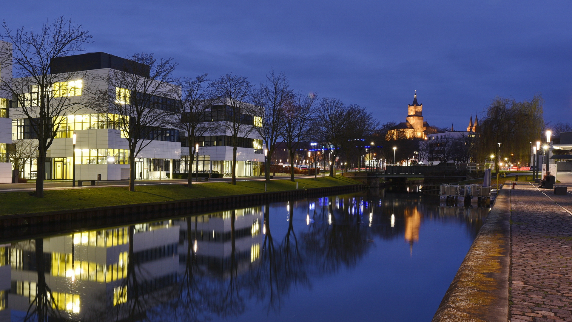 Hochschule Kleve mit Schwanenburg