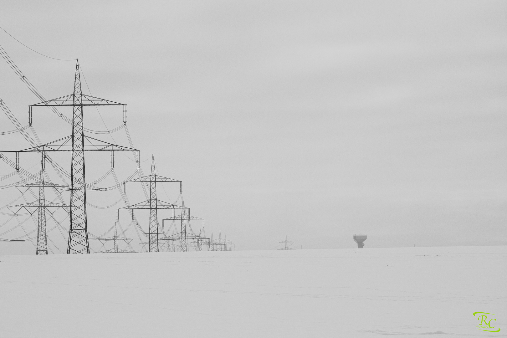 Hochspannung im Schnee