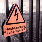 Hochspannungs schild