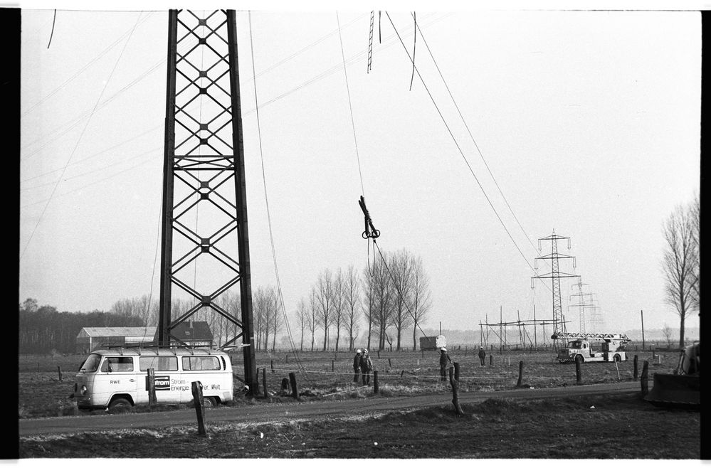 Hochspannungskolonne im Einsatz, 1977