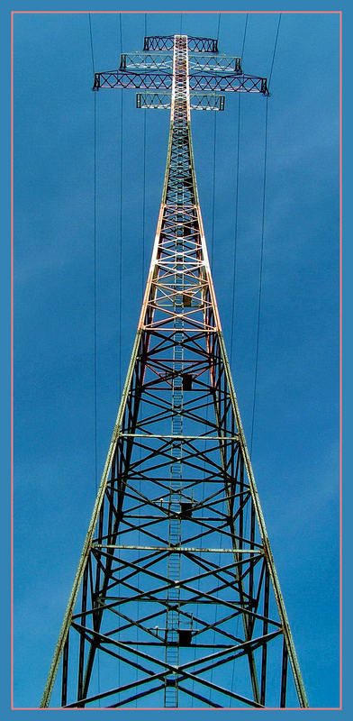 Hochspannungsmast Ostseite 220KV Westseite 110 KV