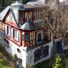 Hochstativ-Tilt-Shift-Aufnahme Haus Neuglück Königswinter