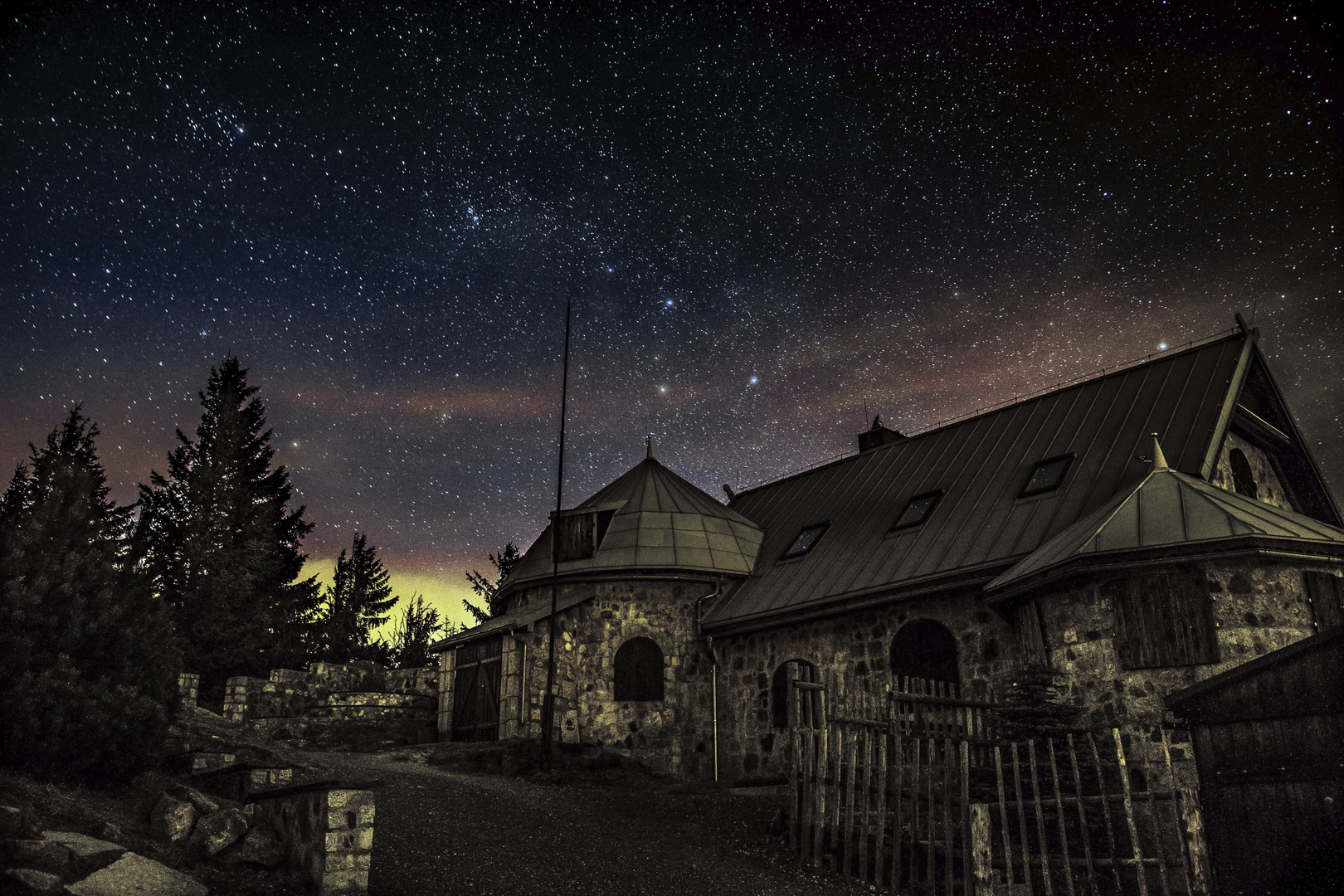 Hochstein im Isergebirge, 1058 m n.p.m.)