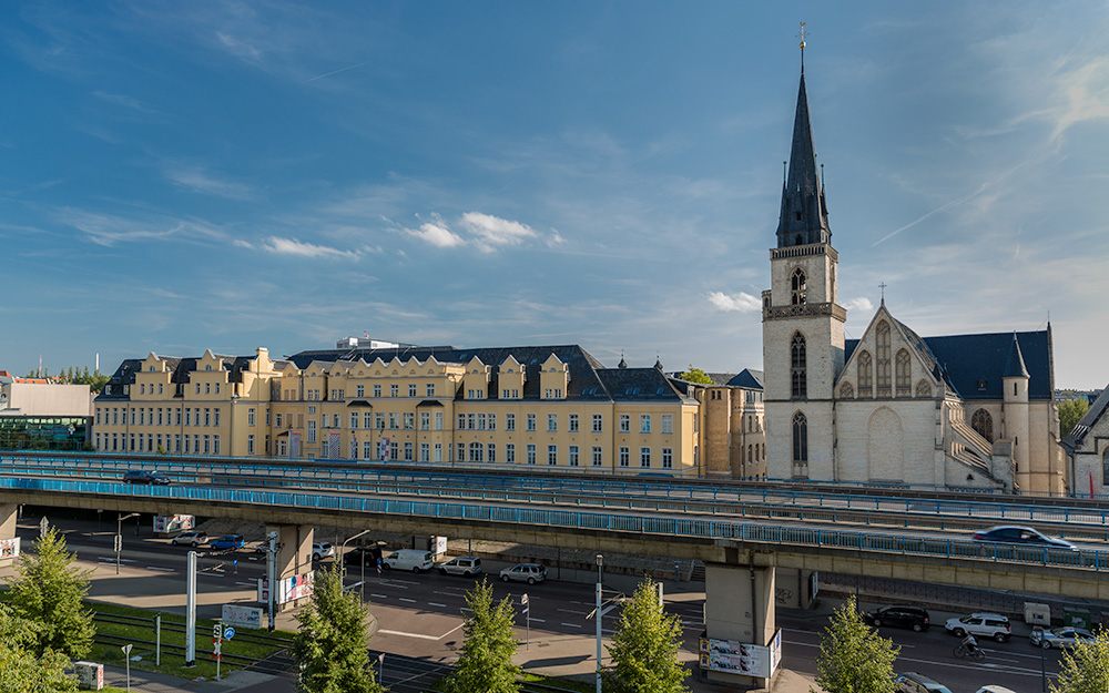 Hochstraße, Propsteikirche und St. Barbara und St. Elisabeth Krankenhaus