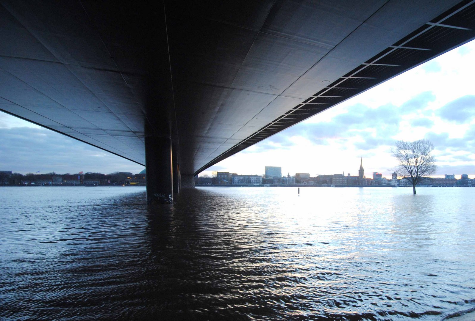 Hochwasser 2011 Düsseldorf Variante von Foto 1