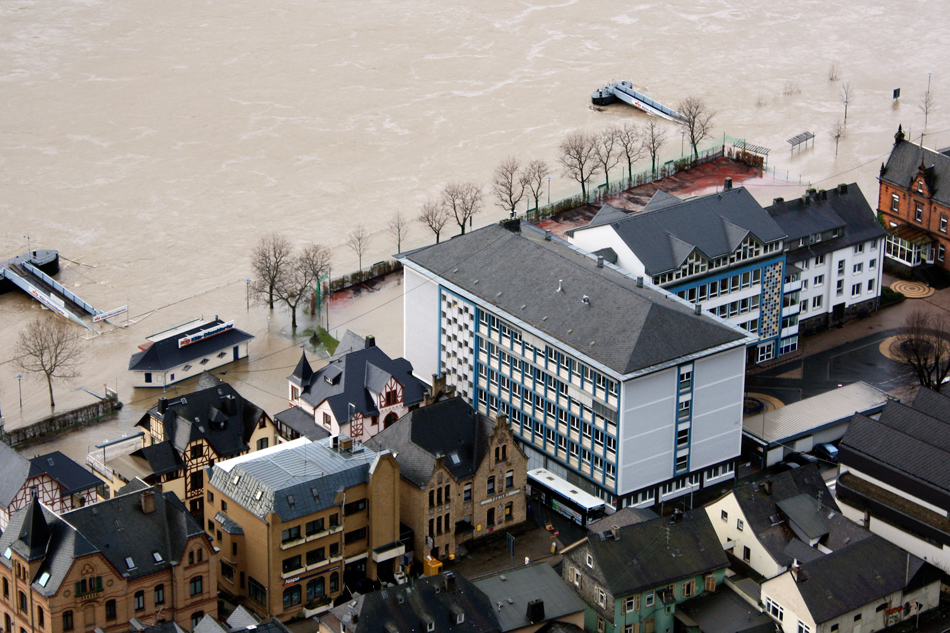 Hochwasser 2011 Mittelrhein Blick auf St. Goarshausen