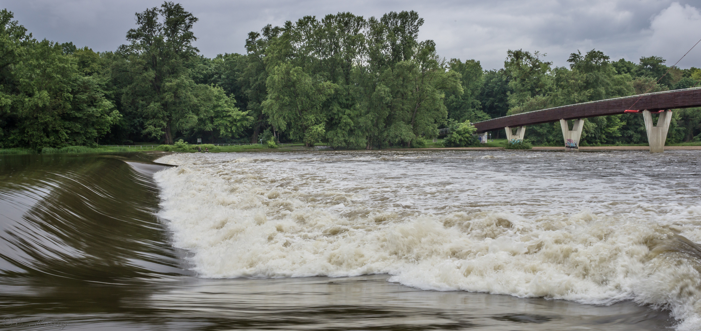 Hochwasser am Cracauer Wasserfall