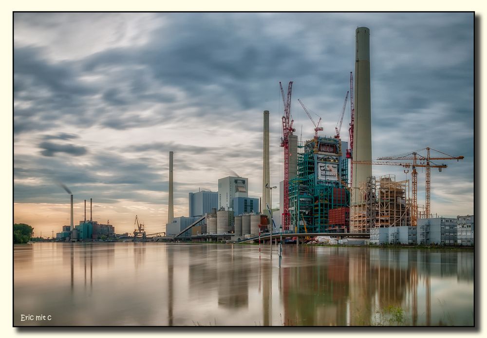 Hochwasser am Großkraftwerk Mannheim