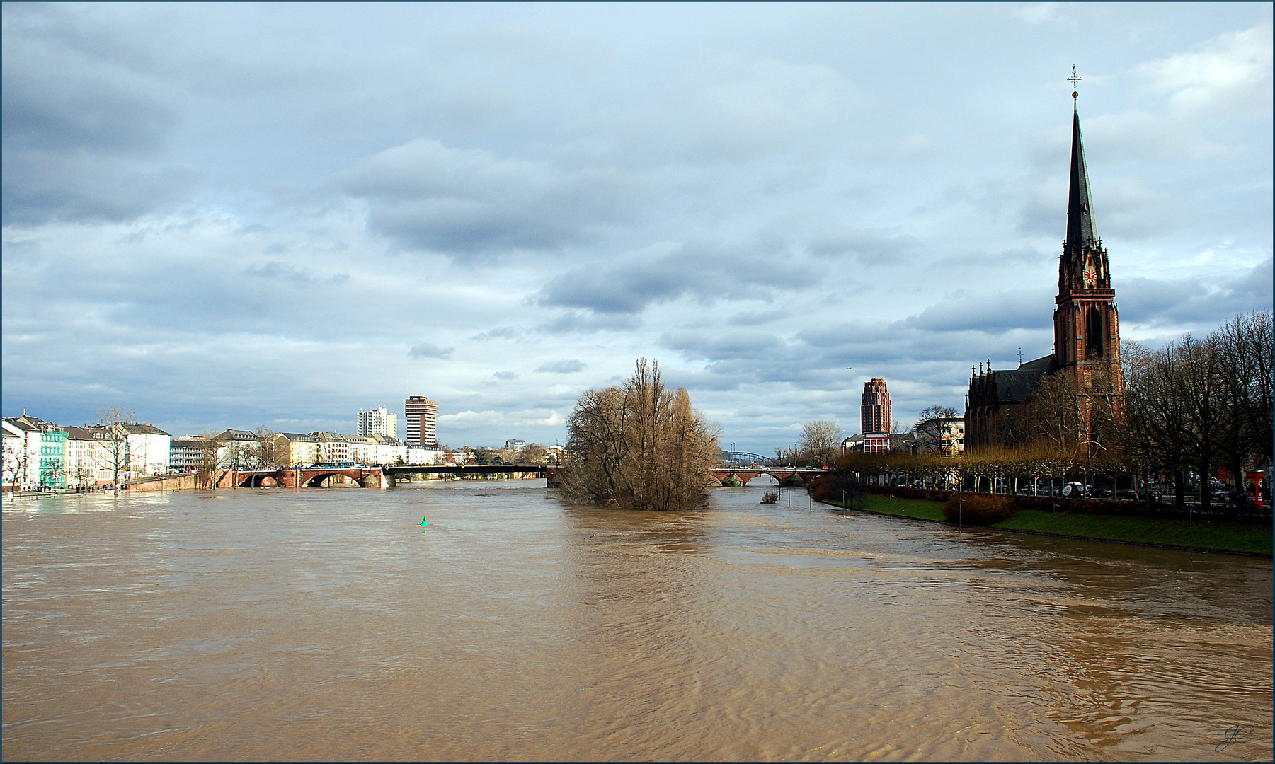 Hochwasser am Main # Aguas altas en el Meno