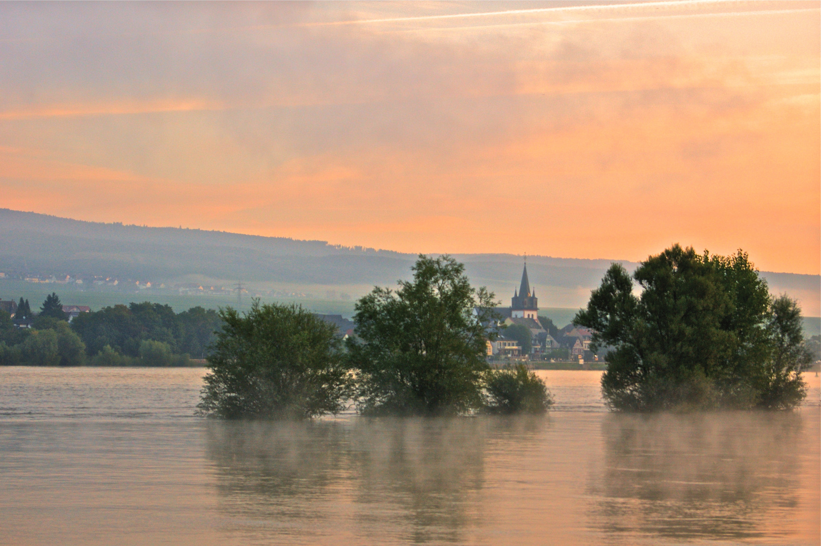 Hochwasser am Rhein