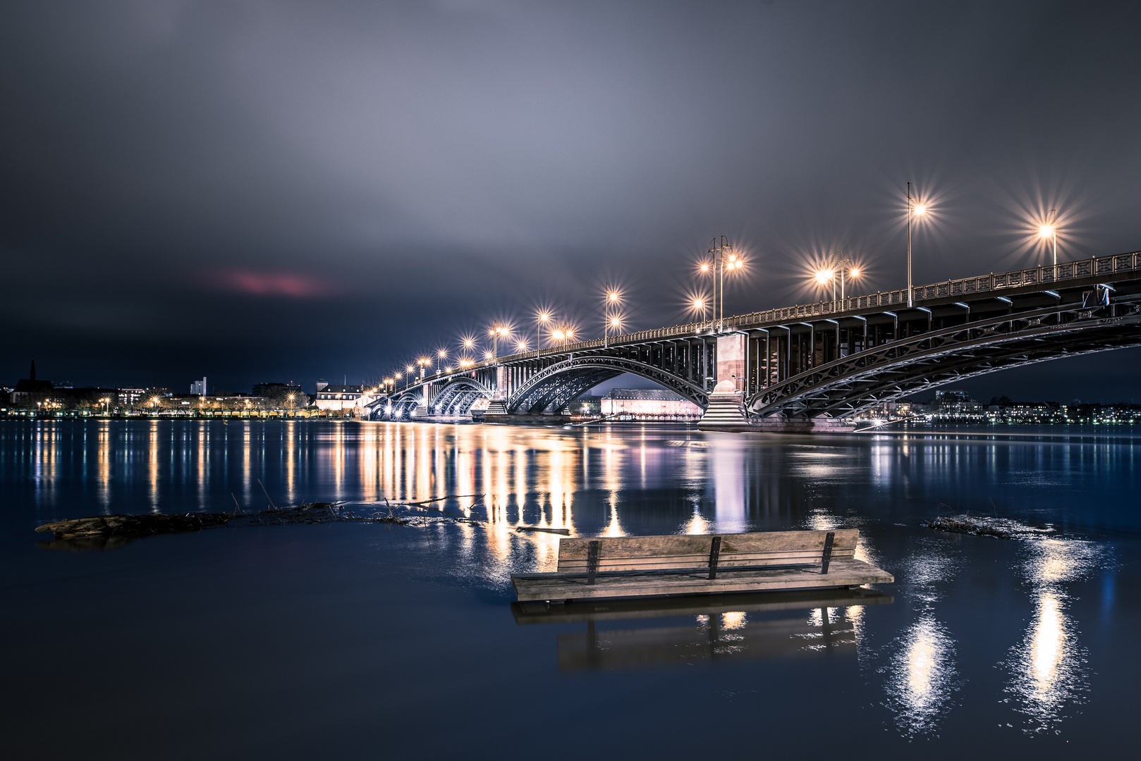 Hochwasser am Rhein