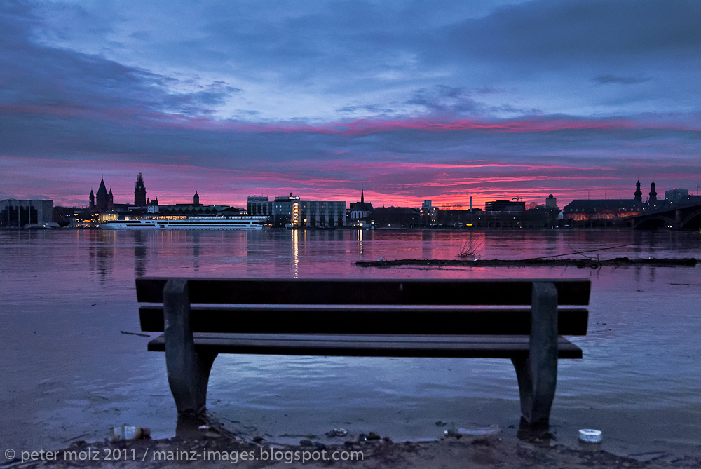 Hochwasser am Rhein bei Mainz / 15. Januar 2011