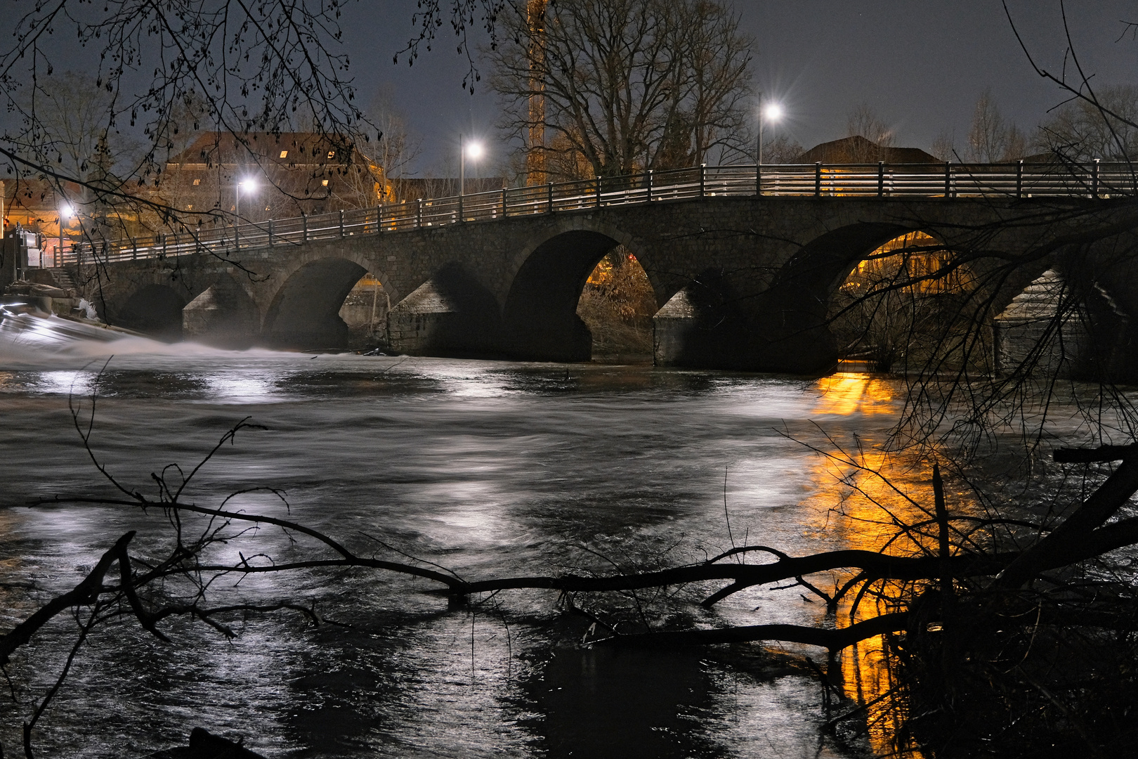 Hochwasser an der alten Saale - Brücke...