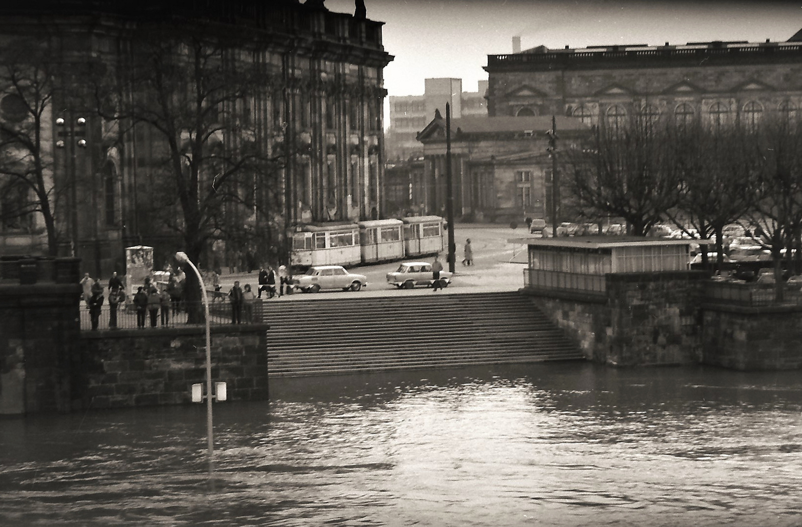 Hochwasser an der Elbe .